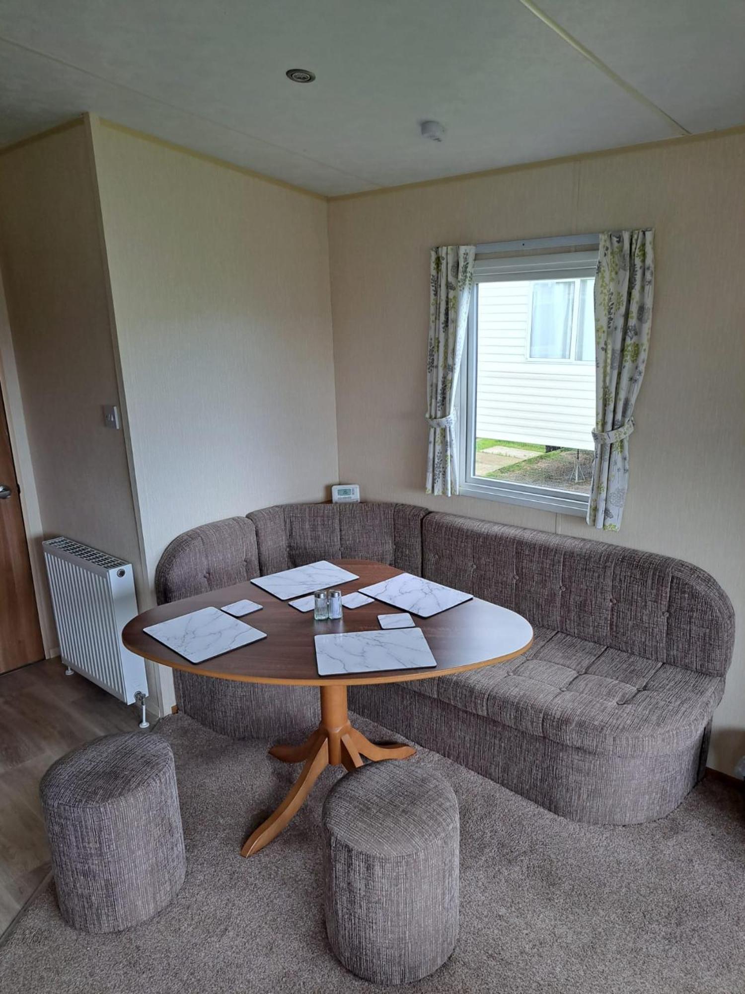Caravan Waxholme Экстерьер фото